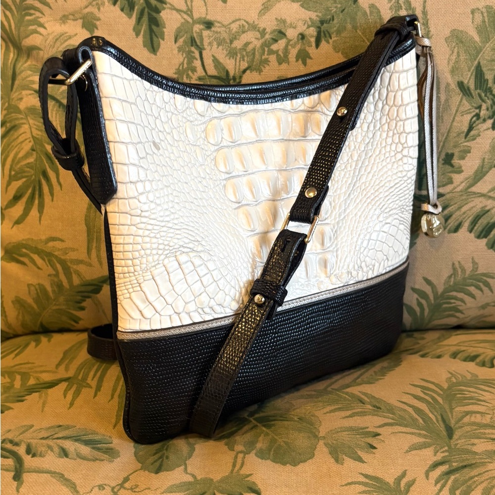 🎷🎶EUC Brahmin Jody Crossbody in Sugar Tri Texture🎶🎷